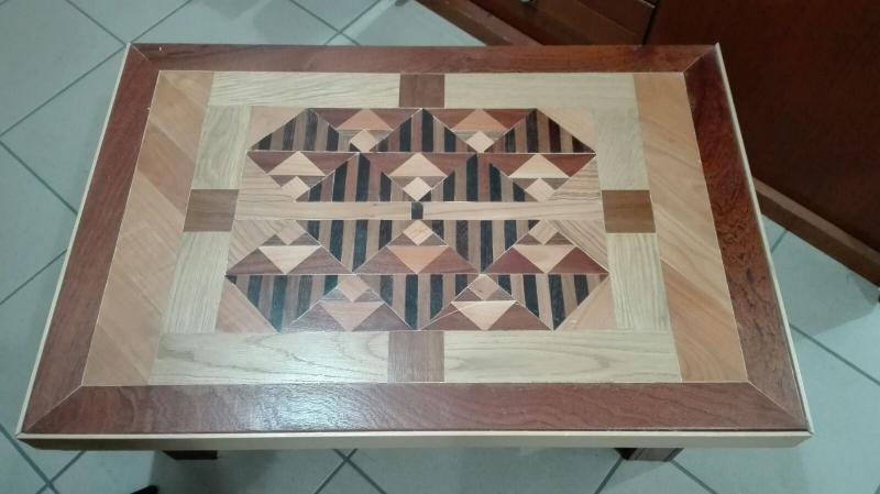 tavolino legno intarsiato